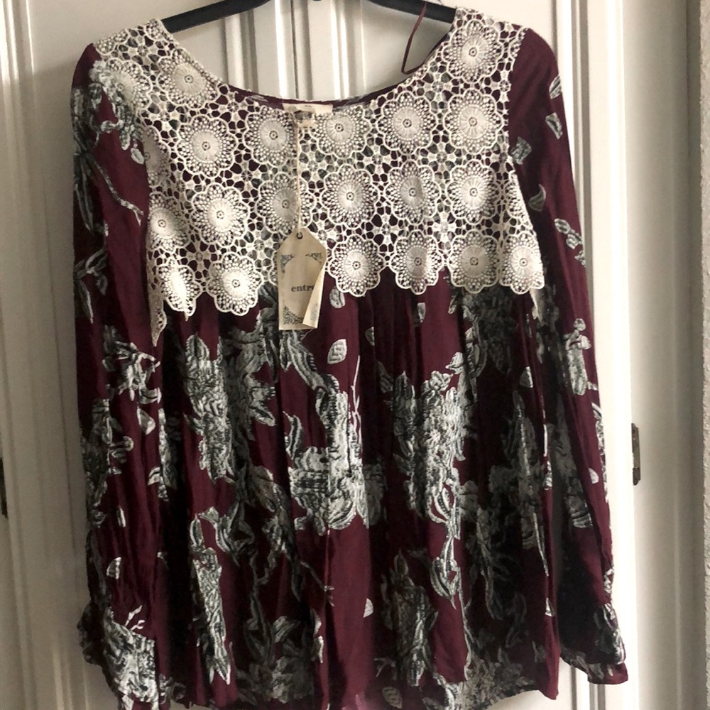 Used. Good condition woman top